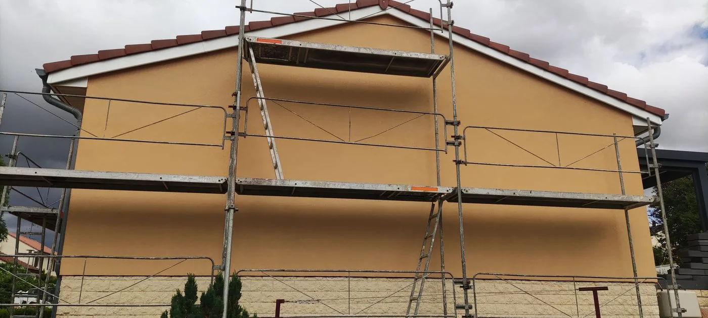 Façade avant ravalement